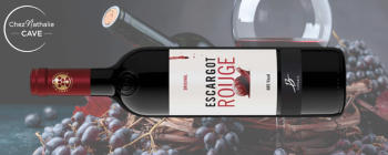 bouteille de vin escargot rouge - Cave chez Nathalie